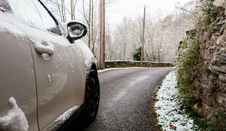 RAC urges drivers to 'be prepared' this week and lists 16 emergency items to pack in car