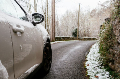 RAC urges drivers to 'be prepared' this week and lists 16 emergency items to pack in car