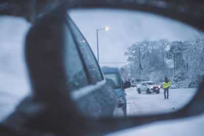 AA explains why you should carry an old rug in your car in winter