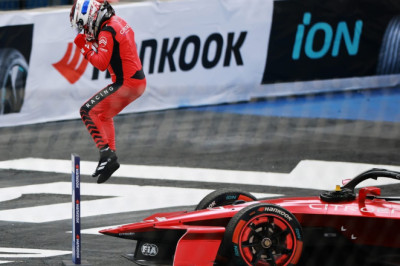 Citroen gets first Formula E win via Cassidy brilliance
