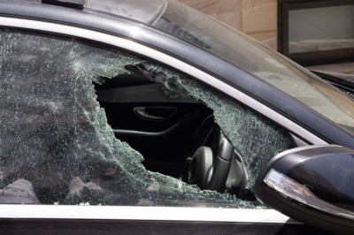 Does Auto Insurance Cover Broken Car Windows?