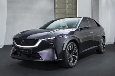 Radical Mazda CX-6e launched as Audi Q6 rival with 26in screen