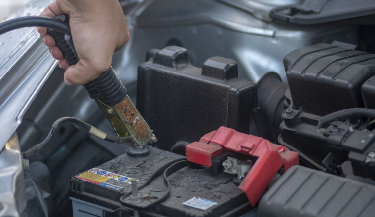 Petrol and diesel drivers urged to press 1 thing to avoid flat battery in winter