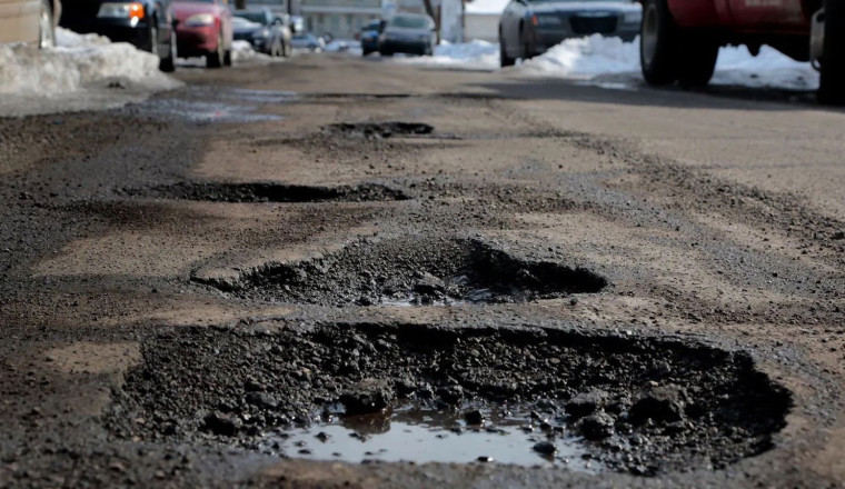 UK councils ranked on pothole repairs as government publishes new map