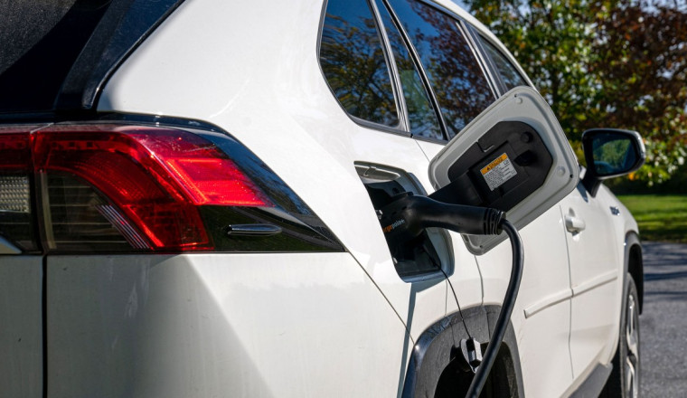 Your Plug-In Hybrid Is Polluting More If You Aren’t Charging It Up