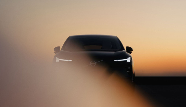 New electric Volvo EX60 exceeds 500 miles on a single charge