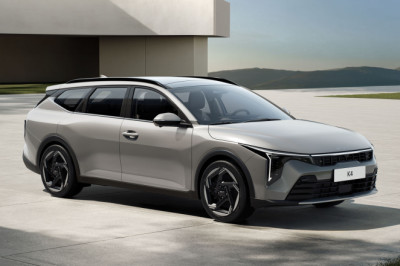 Petrol-powered Kia K4 gains practical estate variant