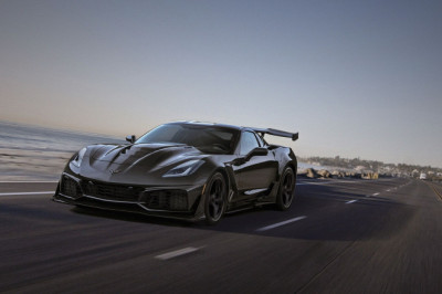 Chevrolet Corvette ZR1X SMASHES Quarter Mile, Becomes QUICKEST American Production Car Ever