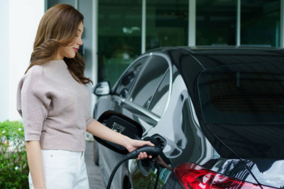 'Driveway divide' warning with £40,000 EV 'two-tier system'