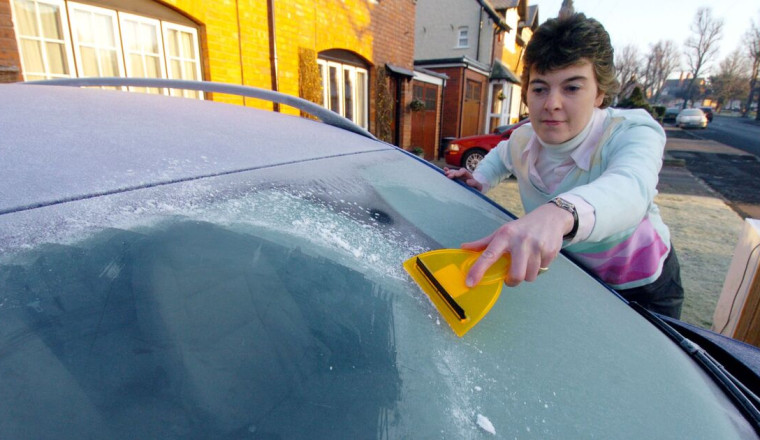 Frost melts away from car windscreens when you use NASA engineer's 4-step method