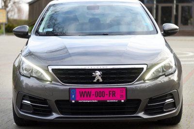 Why are cars in France using PINK number plates?