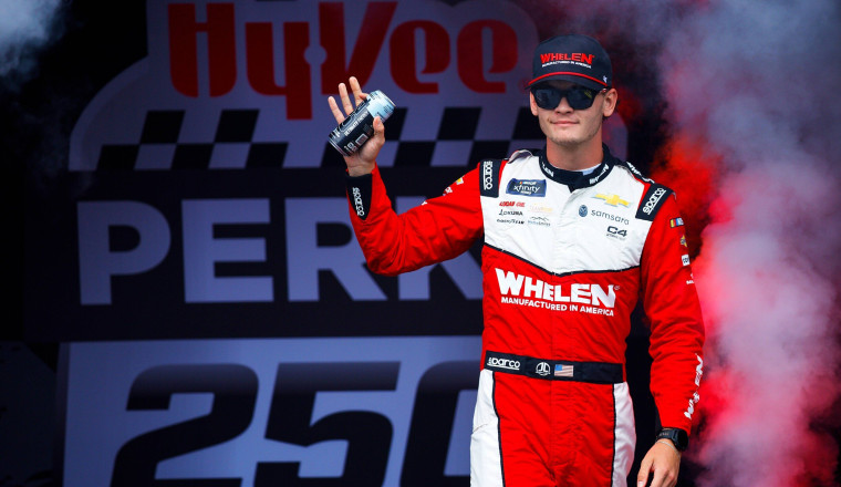 Jesse Love flips across the Chili Bowl Nationals finish line (Video)