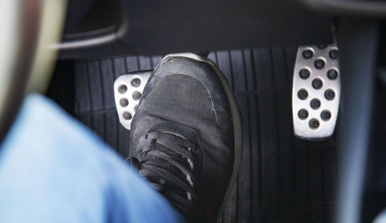 AA urges all motorists to wear 1 item on feet when driving in January