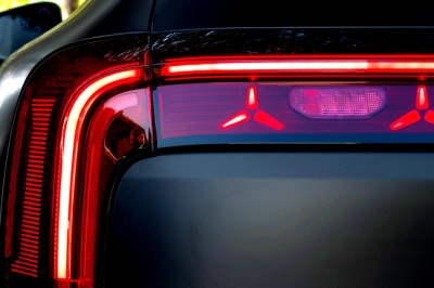 Mercedes Wants To Finally Kill The Dumbest Bit Of Modern Taillight Design