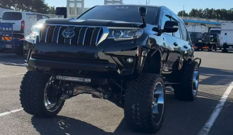 The Carolina Squat Has Crept Into Japanese Car Culture