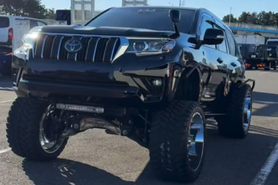 The Carolina Squat Has Crept Into Japanese Car Culture