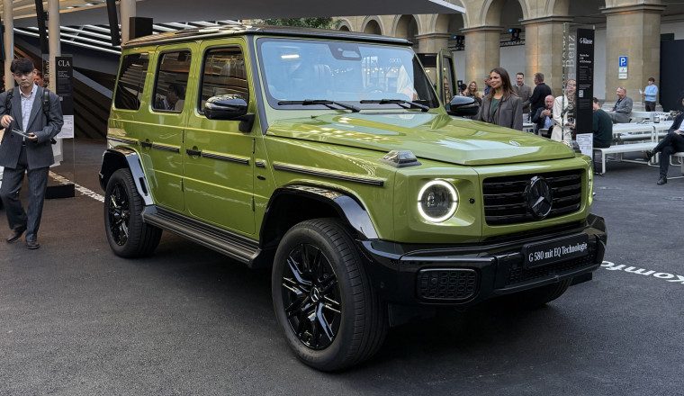 White Was Still The Most Popular Car Color In 2025, But Green Is Making A Comeback