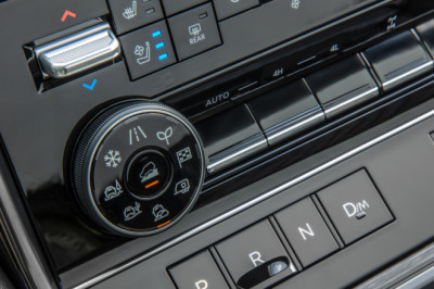 Why Did Automakers Start To Use Piano Black Trim?