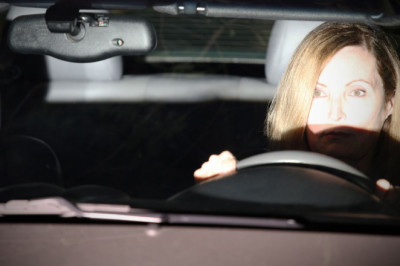 Drivers struggling with 'headlight glare' urged to see GP about 'silent' condition