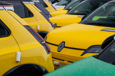 Renault Group sees 2025 worldwide sales rise by 3.2% as EVs boom