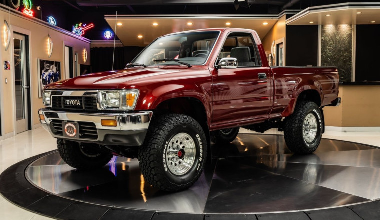 If You’re Willing to Pay $70K for a 35-Year-Old Toyota Pickup, Get Some Help