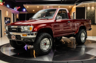 If You’re Willing to Pay $70K for a 35-Year-Old Toyota Pickup, Get Some Help