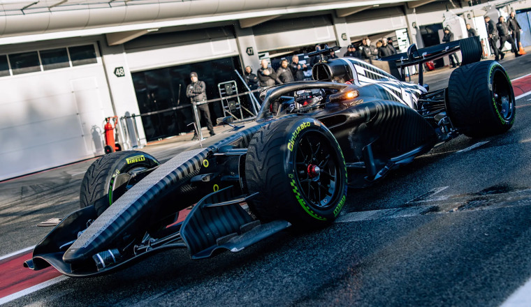 Why do F1 teams use special liveries at testing?