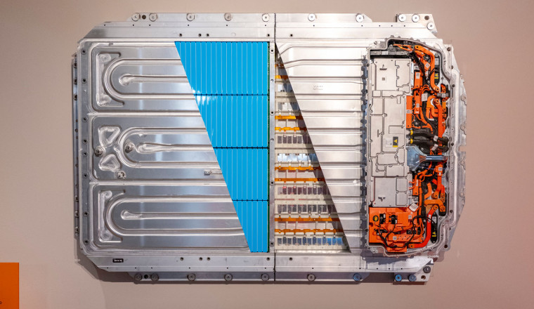 "Completely crazy": Euro carmakers struggle with cell-to-body move