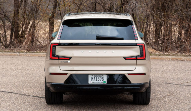 Volvo Is Considering a Mercedes GLS and BMW X7 Rival: TDS