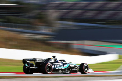 Russell sets fastest lap of Barcelona F1 test so far