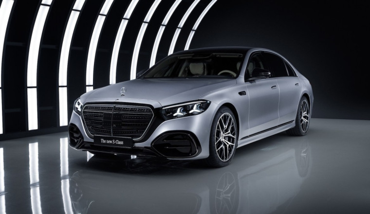 2027 Mercedes-Benz S-Class Is a Rolling Supercomputer With Heated Seatbelts