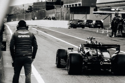 New Aston Martin red flags fourth day of F1 testing