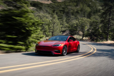 Tesla Just Killed 40% of Its Lineup so It Can Build Robots: TDS