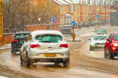 Drivers urged to keep 1 unusual but 'essential' item in the car at all times during winter