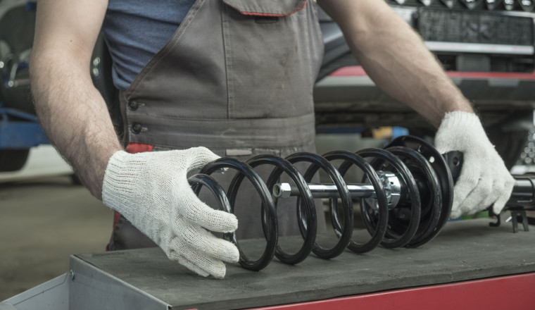 Gas Vs. Hydraulic Shock Absorbers: What's The Difference