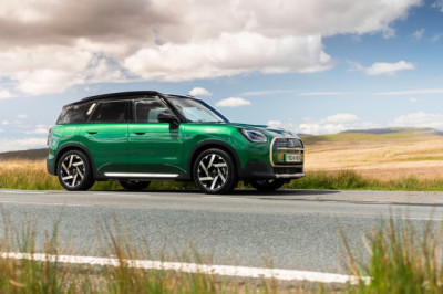 Car finance can't halt Lloyds profits; Santander to shut banks; ECG for Countryman E