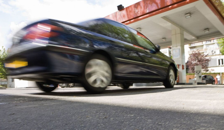 AA issues verdict on petrol and diesel rule change – 'held hostage'