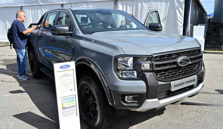UK Streets Are Filling Up With Massive US-Style Pickup Trucks