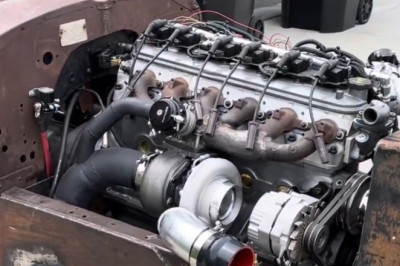 Yes, You Can Put LS Heads On A Ford 300 Inline-6, But It's Not Gonna Be Easy