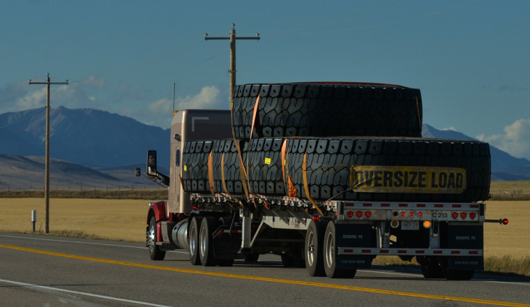 There’s a Fight to Allow Heavier Semi Trucks Weighing 90,000+ Pounds on US Roads