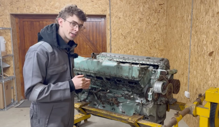 A 1950s Tank Engine With Turbos and EFI? That’s the Stuff