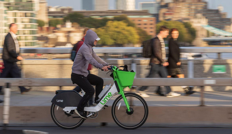 Cabbies see red over bike hire company's calls to turn lights green for cyclists