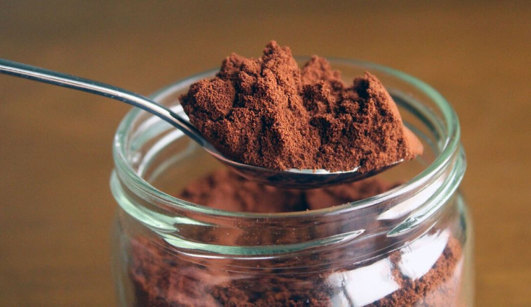 Drivers urged to put coffee grounds in cars