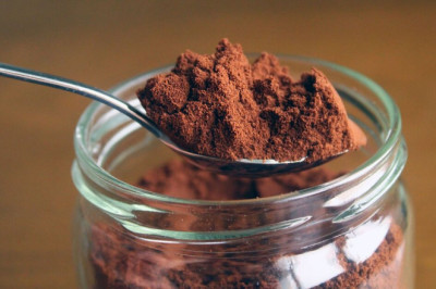 Drivers urged to put coffee grounds in cars