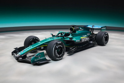 Aston Martin present new livery for 2026 season