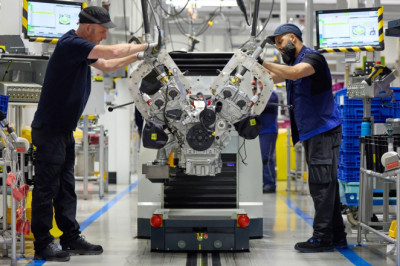 BMW marks 25 years of British engine building