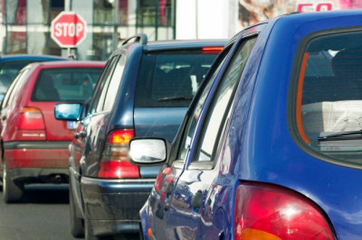 Driving instructor shares 'clever' trick to stop tailgaters without braking