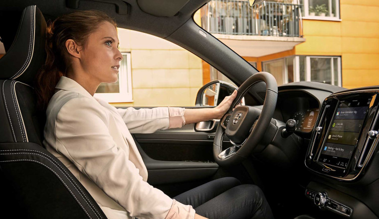 How to use voice commands with Apple CarPlay and Android Auto