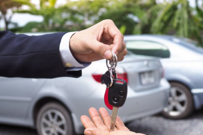 Important DVSA checklist for second-hand car buyers in UK