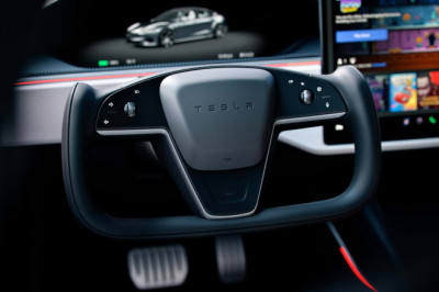 China Is Banning The 'Yoke' Steering Wheel